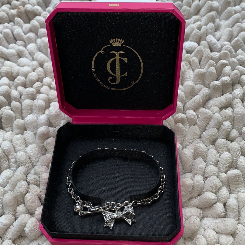 Juicy Couture Pave Bow Wish bracelet in box $48 Vintage!